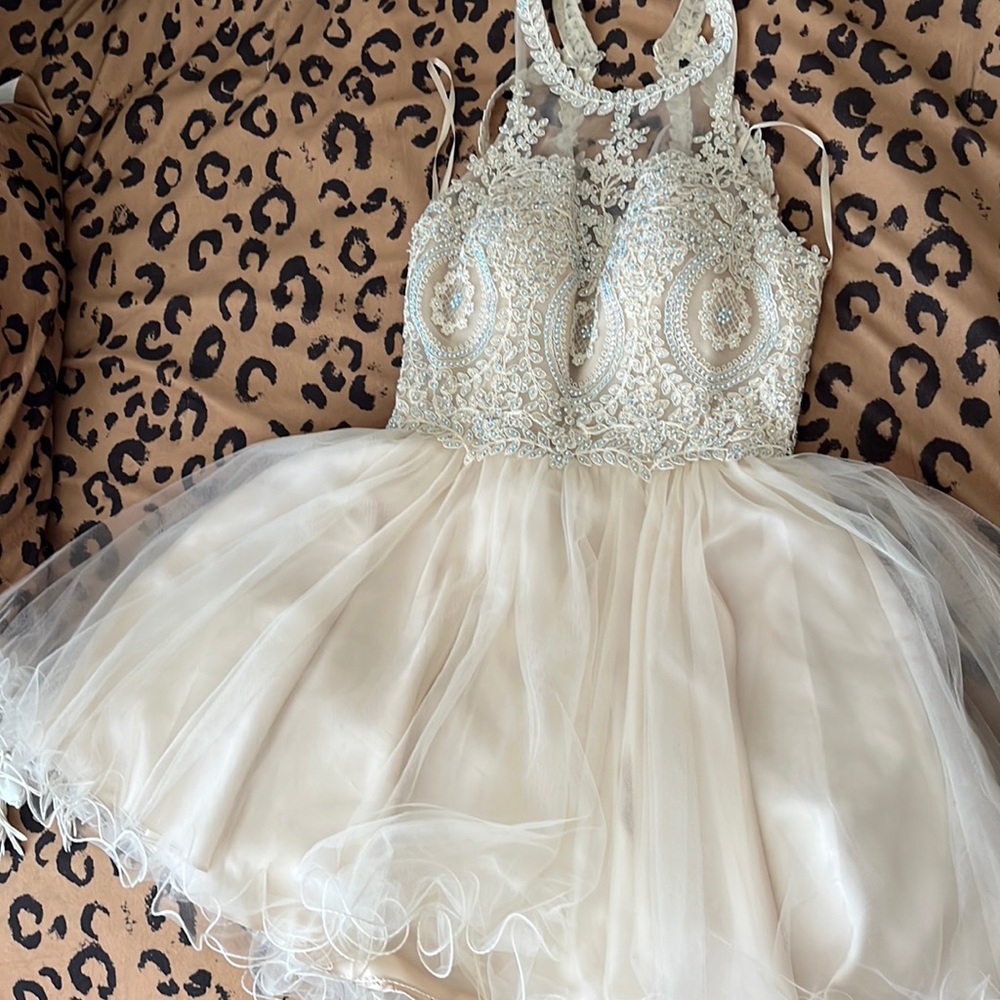Dress. Medium.